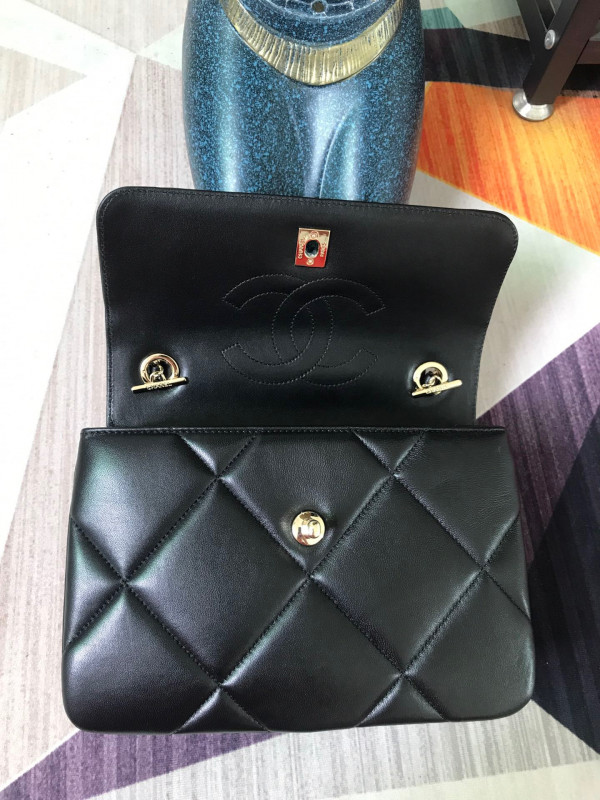 CL FLAP BAG WITH TOP HANDLE