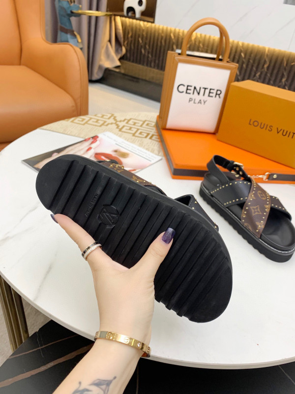 l**is V*t*n women"s paseo flat comfort sandal