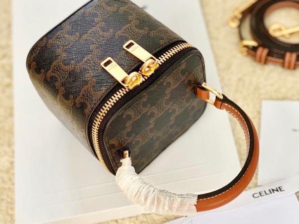 Ce**e mini vanity case in triomphe