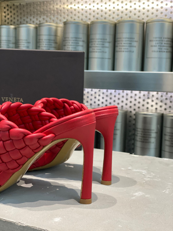 Bo*te*ga ve*ne*ta curve