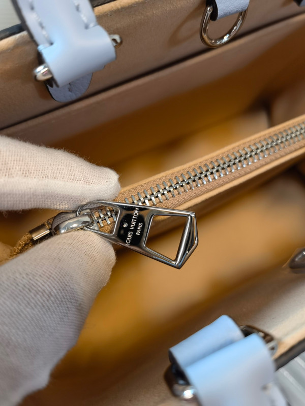 l**is V*t*n marelle tote bb