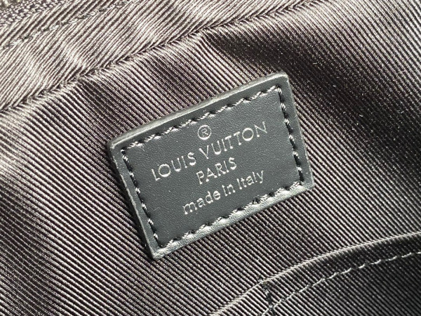 l**is V*t*n trio messenger