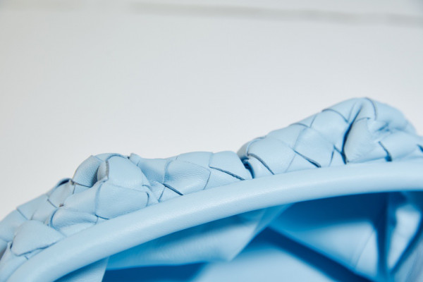 Bo*te*ga ve*ne*ta pouch