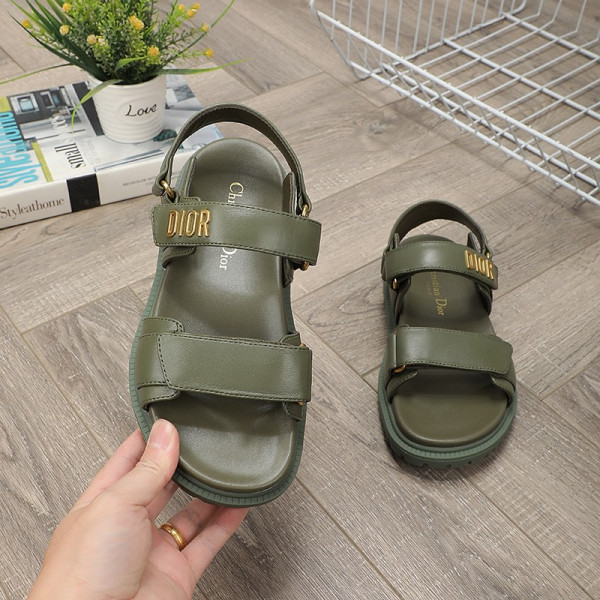 D*oract sandal