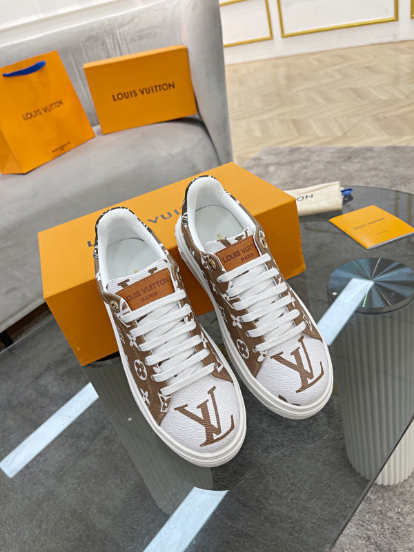 l**is V*t*n women"s time out sneaker