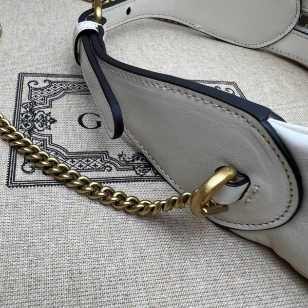 G*u*i gg marmont half-moon-shaped mini bag