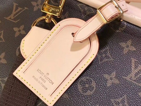 l**is V*t*n hunting bag