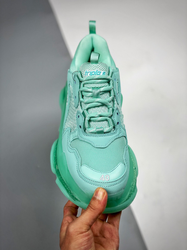 Ba*len*cia*ga triple s