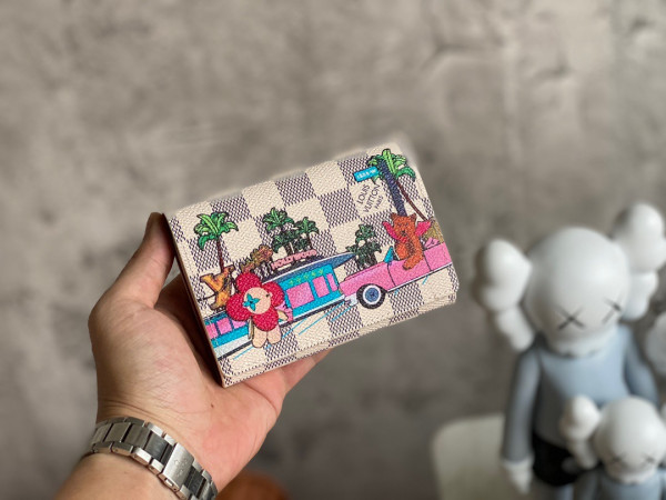 l**is V*t*n victorine wallet