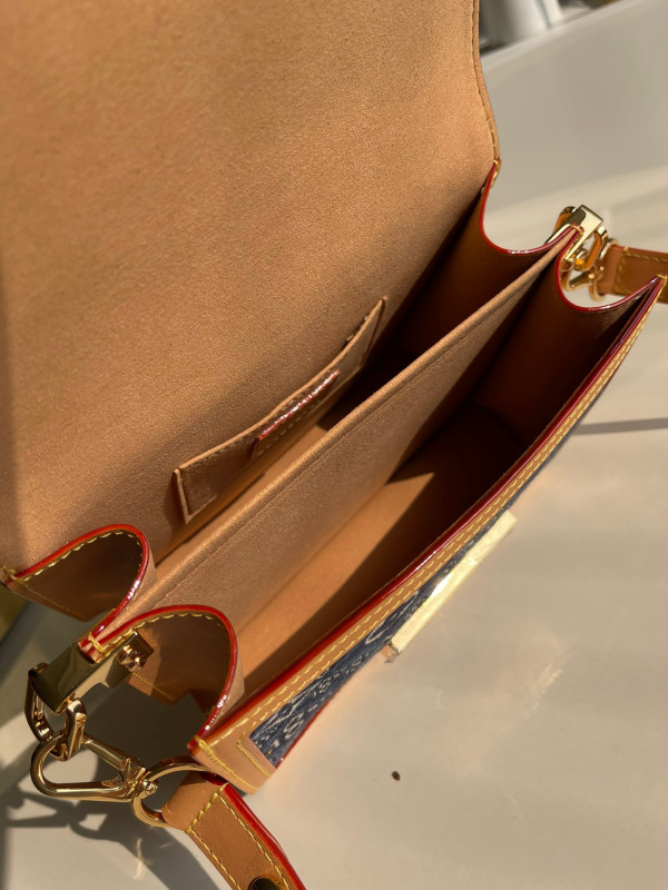 l**is V*t*n since 1854 dauphine mini