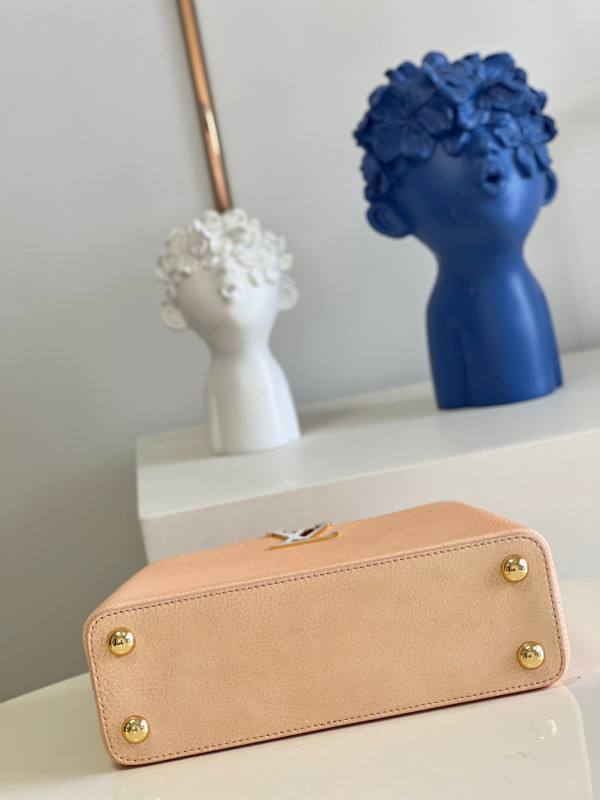 l**is V*t*n capucines bb