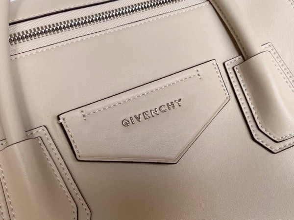 GIVENCHY ANTIGONA SOFT
