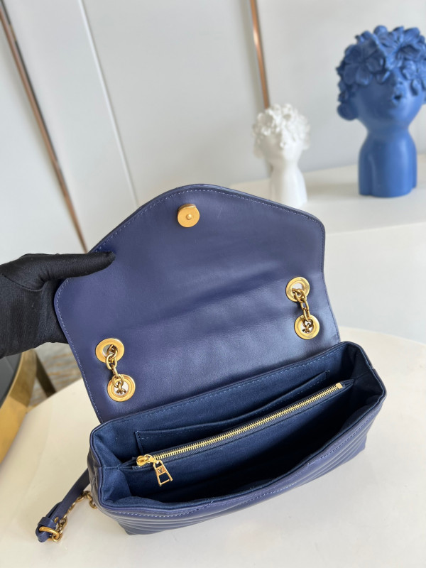 l**is V*t*n new wave chain bag