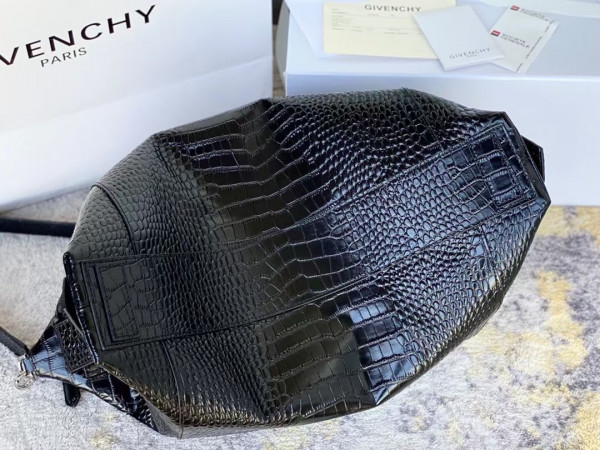 GIVENCHY ANTIGONA SOFT