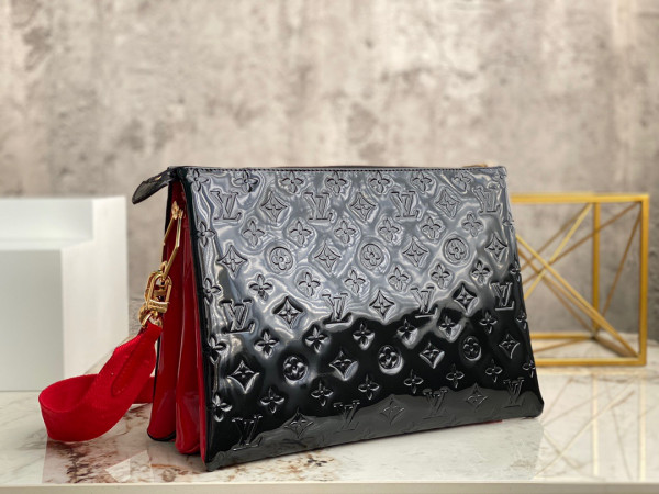 l**is V*t*n coussin mm