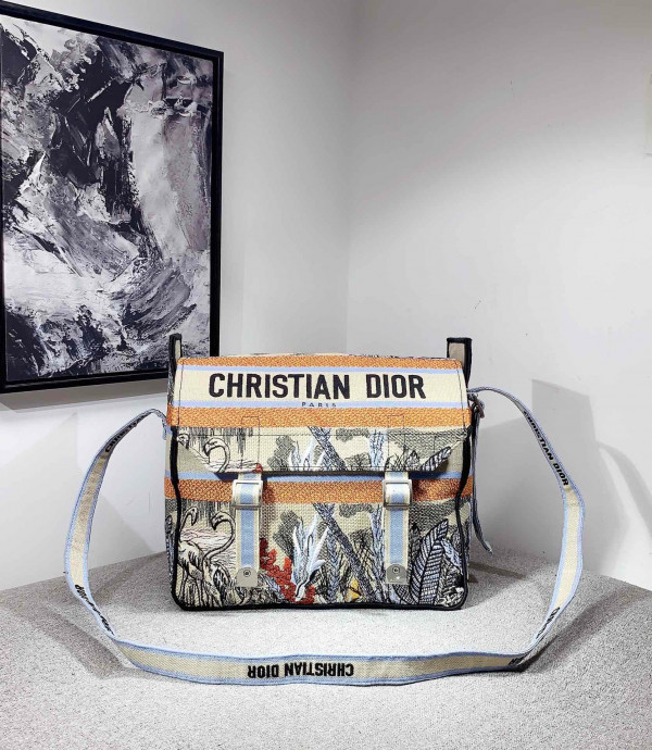 D*or oblique D*orcamp messenger bag