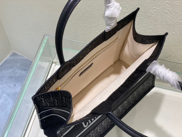 D*or small book tote