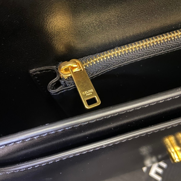 Ce**e chain bag triomphe