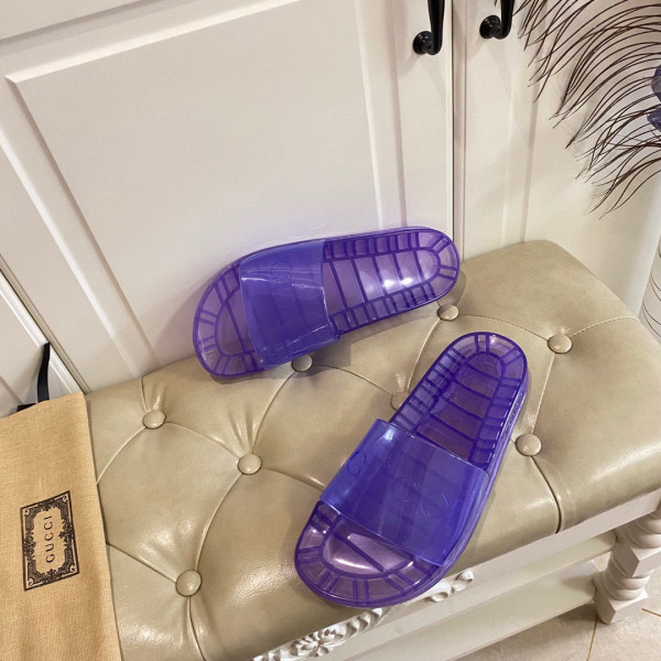 G*u*i slide with G*u*i logo