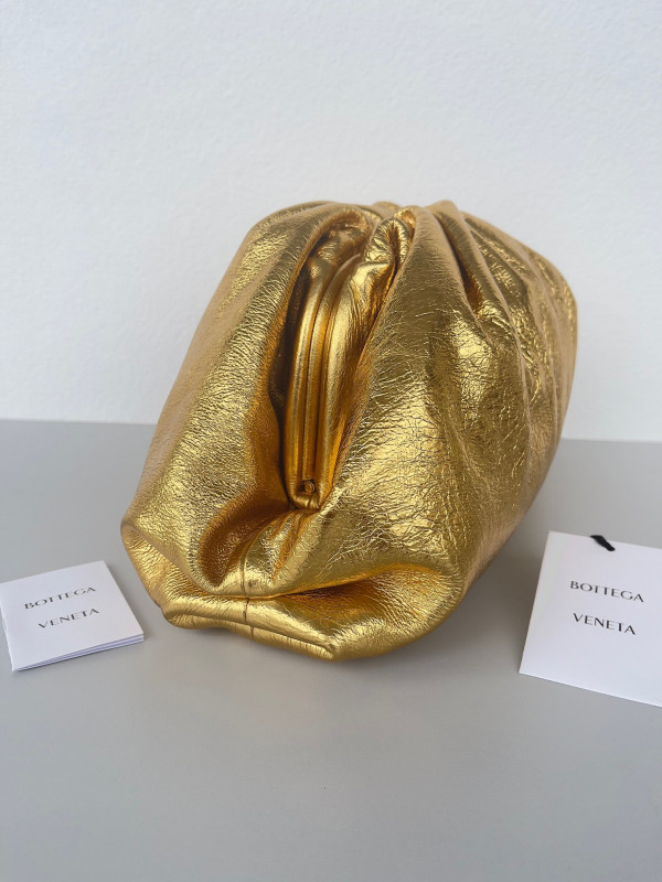 Bo*te*ga ve*ne*ta pouch