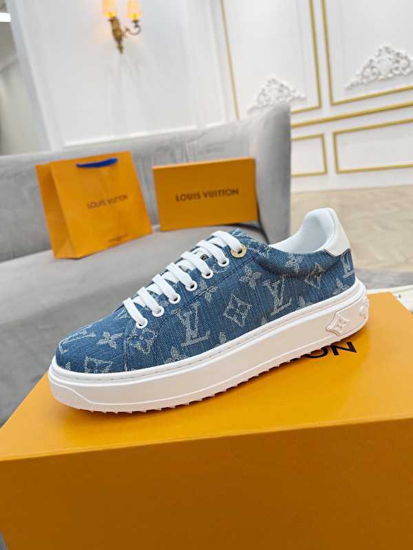 l**is V*t*n women"s time out sneaker