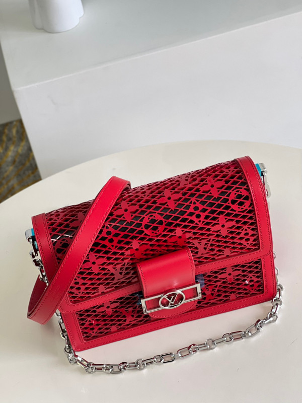 l**is V*t*n dauphine mm