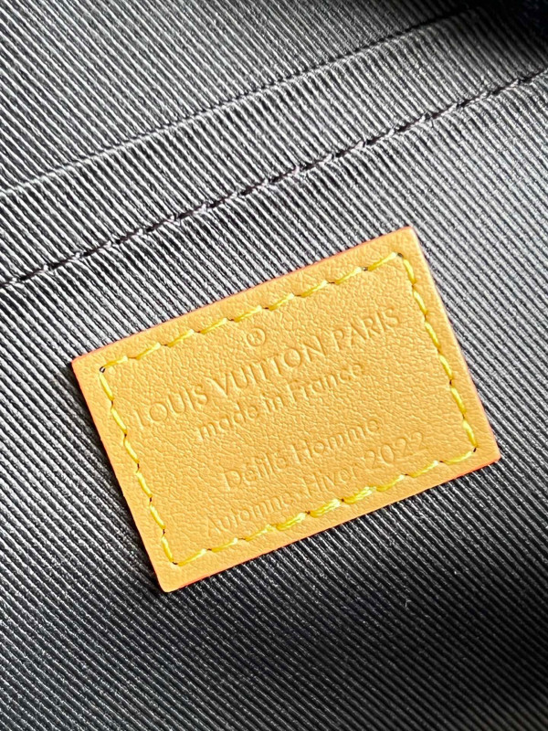 l**is V*t*n soft trunk