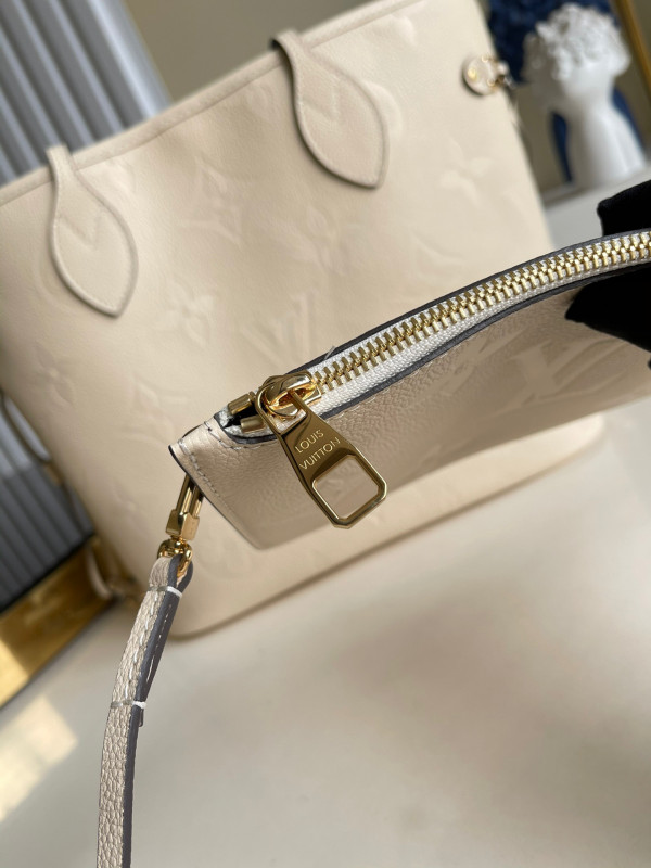 l**is V*t*n neverfull mm