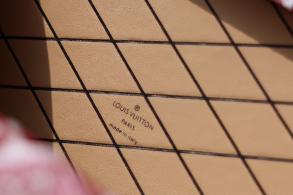 l**is V*t*n since 1854 petite malle