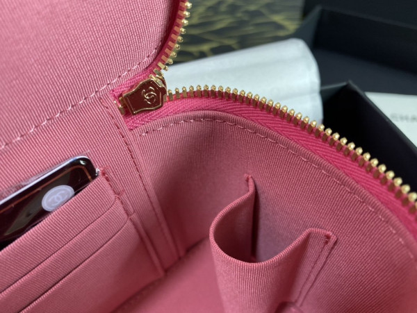 CL SMALL VANITY WITH CLASSIC CHAIN