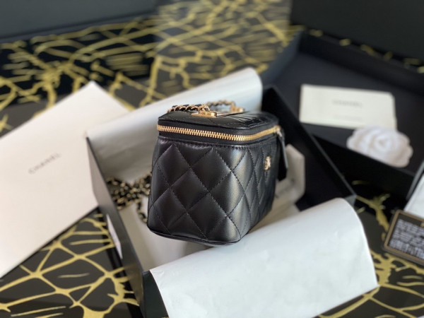 CL SMALL VANITY WITH CLASSIC CHAIN