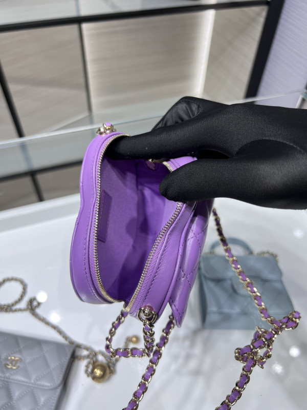 CL HEART CLUTCH WITH CHAIN