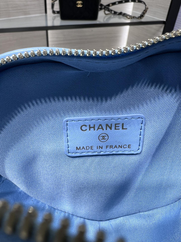 CL HEART CLUTCH WITH CHAIN