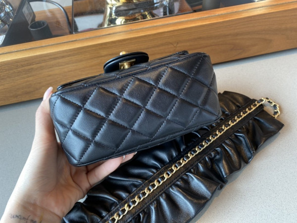 CL FLAP BAG