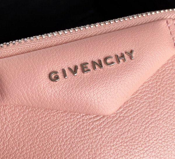 GIVENCHY NANO ANTIGONA