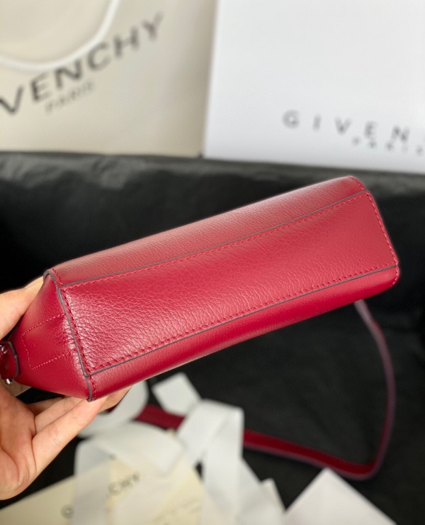GIVENCHY NANO ANTIGONA