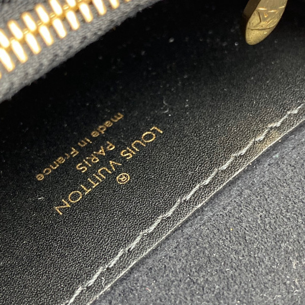 l**is V*t*n bumbag dauphine bb