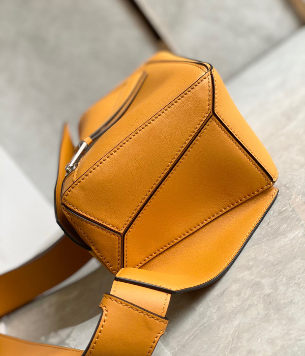 LOEWE Small Puzzle Bumbag-24*16*10.5cm