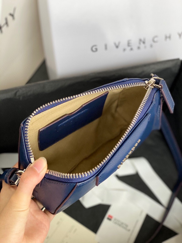 GIVENCHY NANO ANTIGONA
