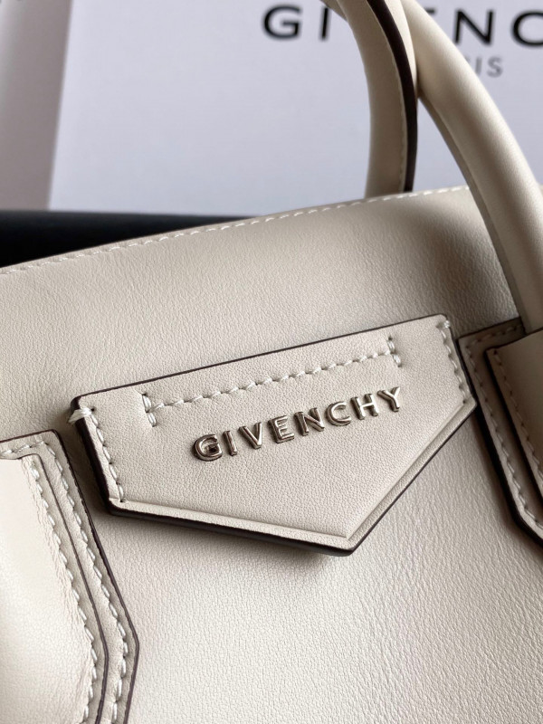 GIVENCHY ANTIGONA SOFT