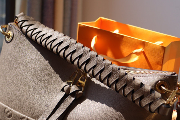 l**is V*t*n maida hobo