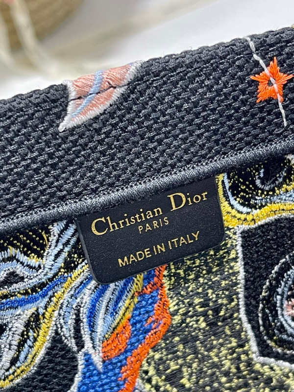 large D*or book tote