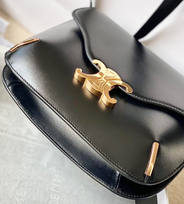 Ce**e chain besace triomphe