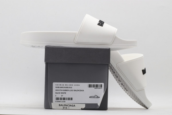 Ba*len*cia*ga pool slide sandal