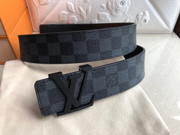 l**is V*t*n belt