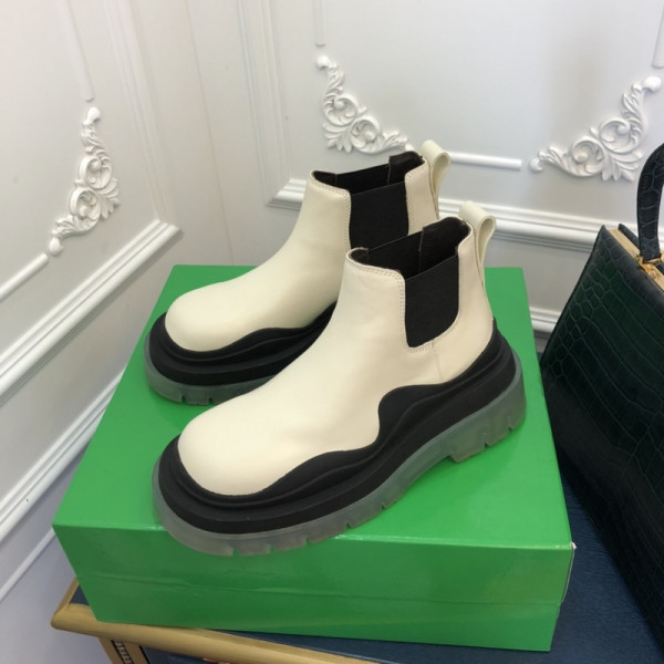 Bo*te*ga ve*ne*ta tire