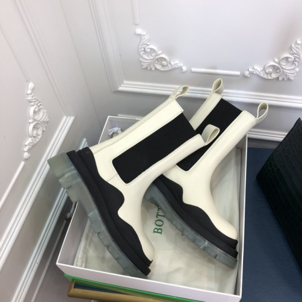 Bo*te*ga ve*ne*ta tire