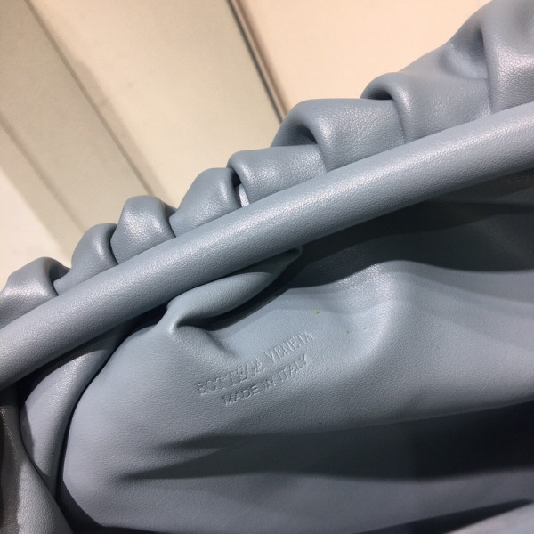 Bo*te*ga ve*ne*ta the pouch