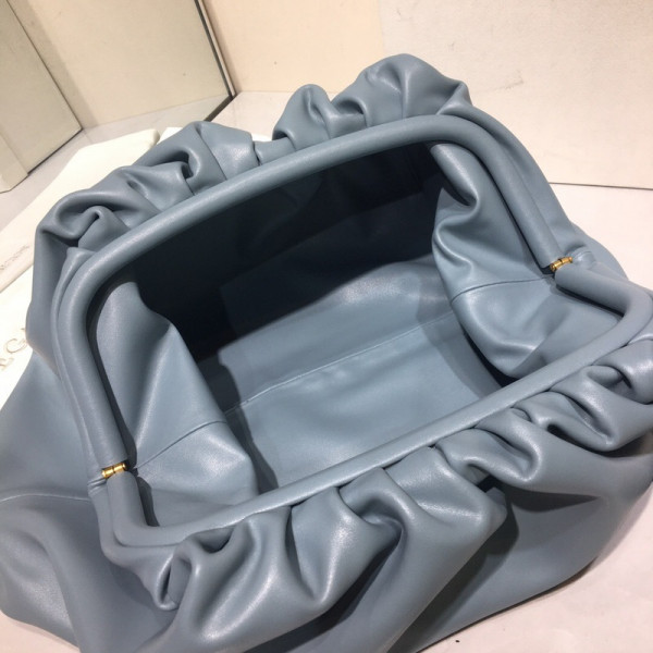 Bo*te*ga ve*ne*ta the pouch