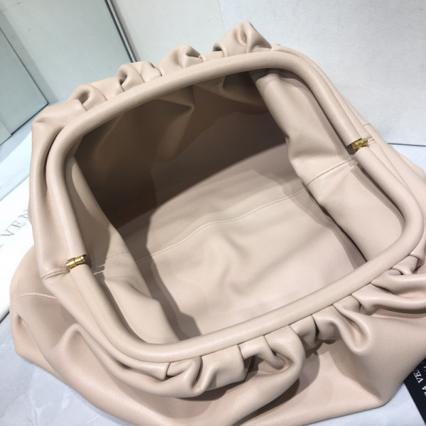 Bo*te*ga ve*ne*ta the pouch